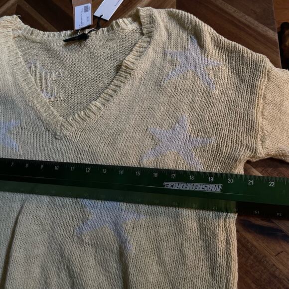 Blank Paige Sweater Yellow Star Distressed Sz M/L V Neck Oversized Pullover NEW - Picture 7 of 11
